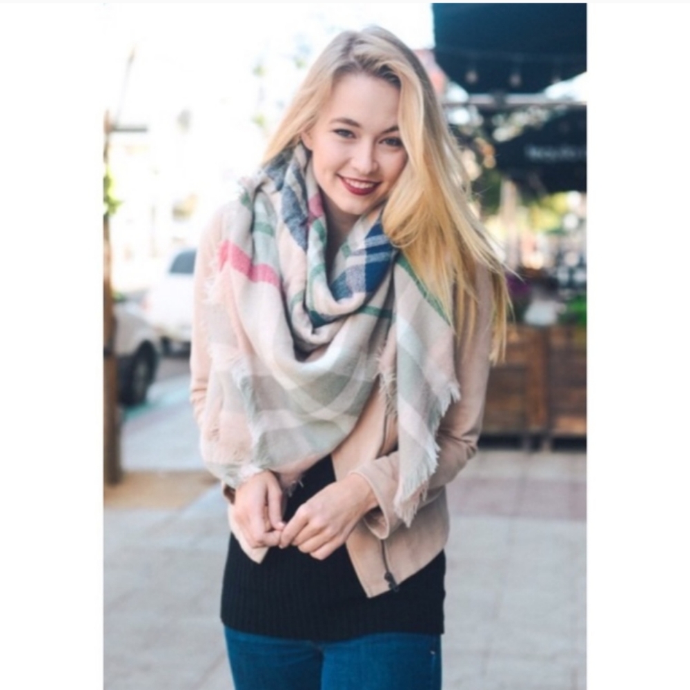 NWT Cozy Oversized pink plaid blanket scarf wrap